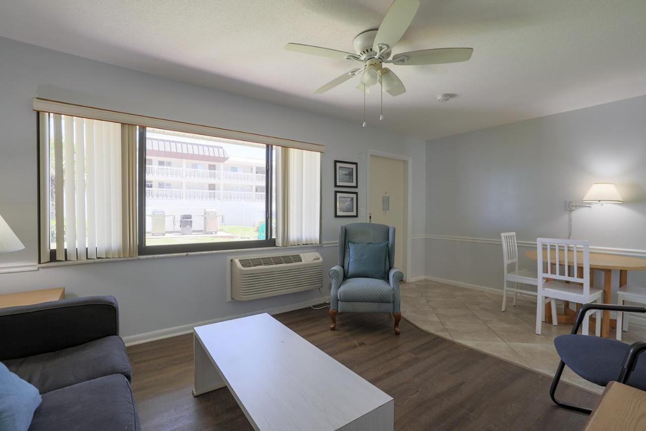 Hotel Coastal Waters New Smyrna Beach Esterno foto