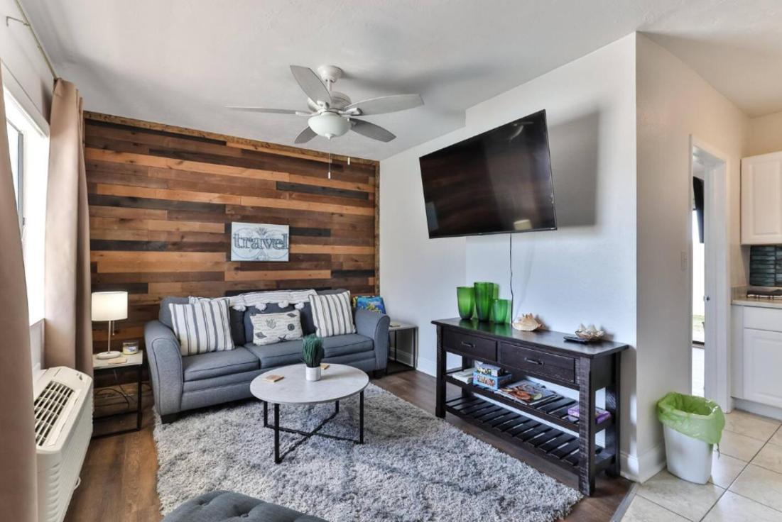 Hotel Coastal Waters New Smyrna Beach Esterno foto